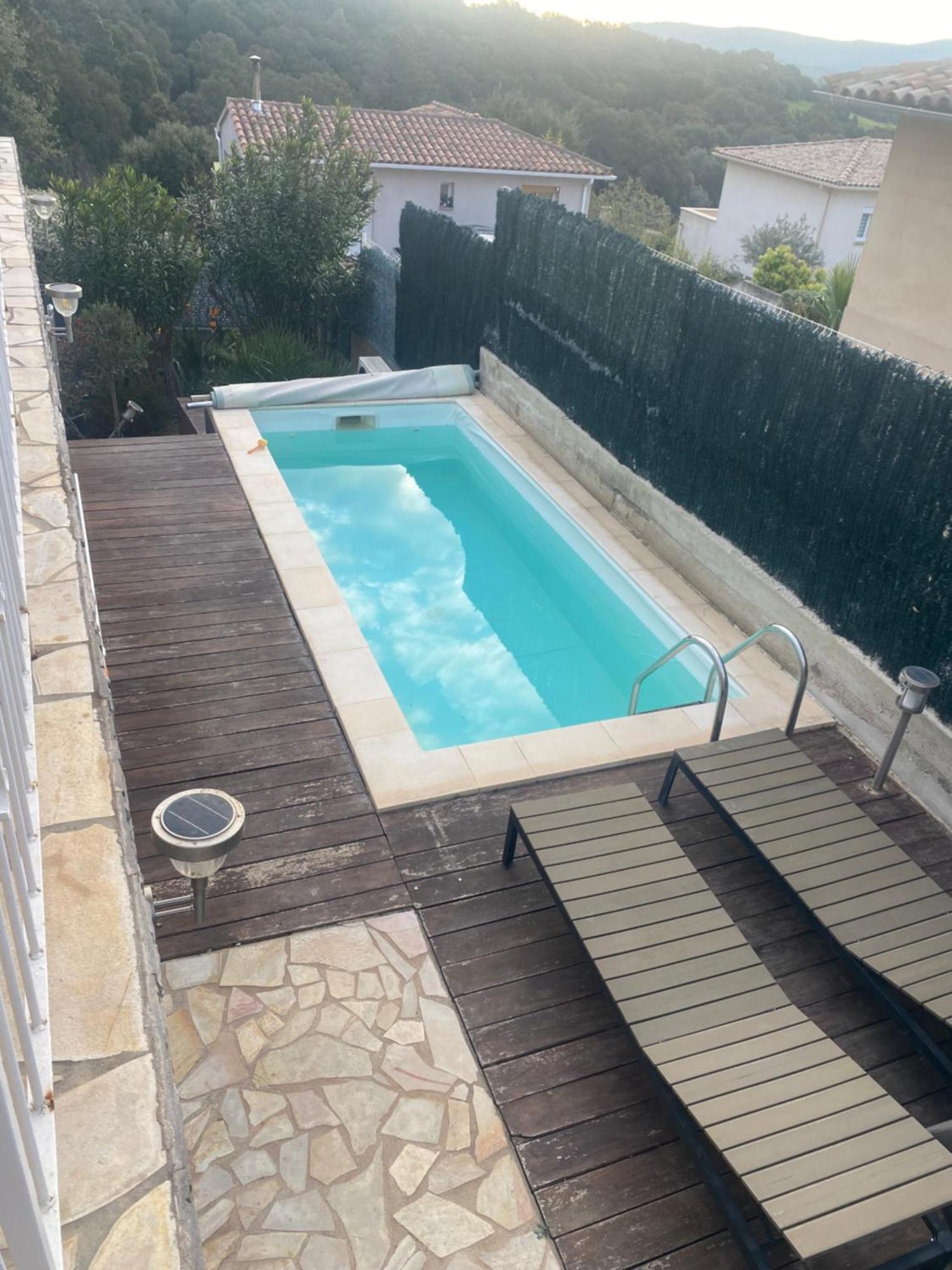 Avec Piscine